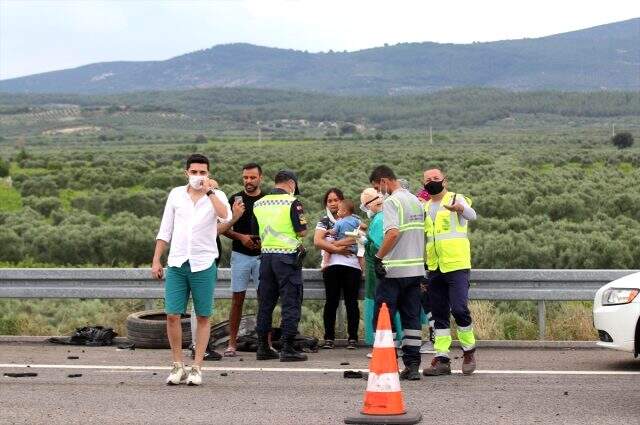 Ece Erken, kaza yapan eski dostu Alişan'a geçmiş olsun dileklerinde bulundu Ece Erken, kaza yapan eski dostu Alişan'a geçmiş olsun dileklerinde bulundu