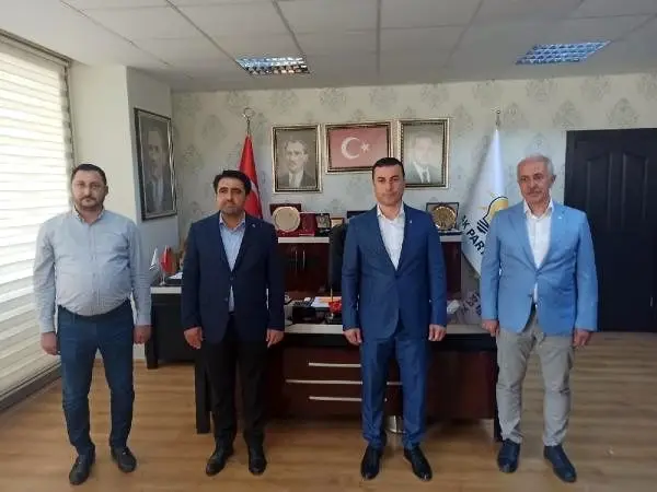 Partisinden istifa eden CHP'li eski belediye meclis üyesi, AK Parti'ye katıldı