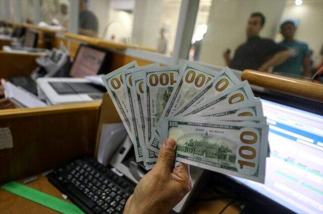 Gazzeli 100 bin aile 100 dolarlık yardımlarını almaya başladı