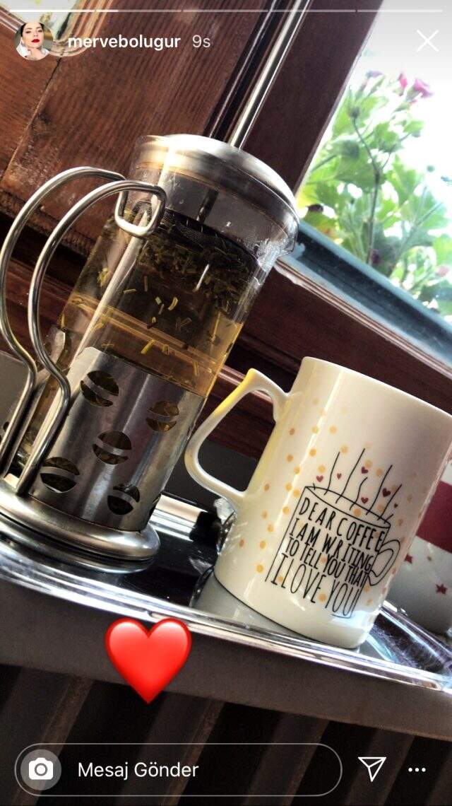 Üniversite sınavına hazırlandığı söyleyen Merve Boluğur, YKS sırasında fotoğraf paylaştı Üniversite sınavına hazırlandığı söyleyen Merve Boluğur, YKS sırasında fotoğraf paylaştı