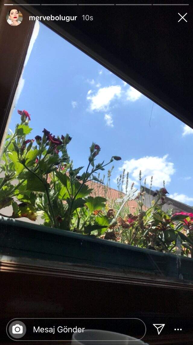 Üniversite sınavına hazırlandığı söyleyen Merve Boluğur, YKS sırasında fotoğraf paylaştı Üniversite sınavına hazırlandığı söyleyen Merve Boluğur, YKS sırasında fotoğraf paylaştı