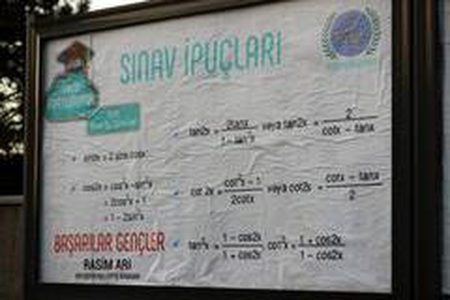 Belediye Başkanı, YKS öncesi billboardlara astırdığı yazılarla öğrencilere tüyo verdi