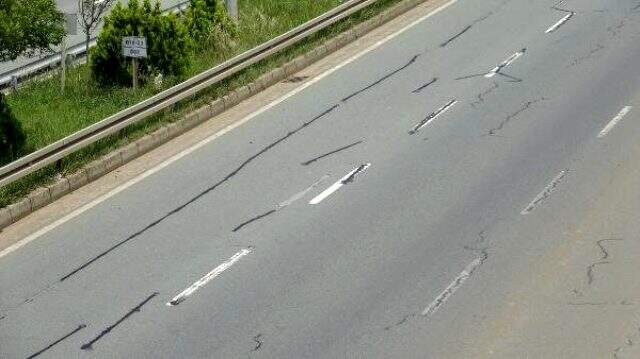Karadeniz'de sahil yolunda 'çatlak' tehlikesi