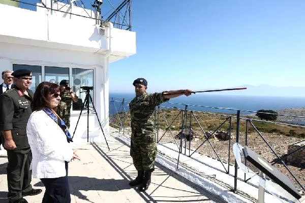 Yunan Cumhurbaşkanı'ndan ağır tahrik! Eşek Adası'nı ziyaret etti