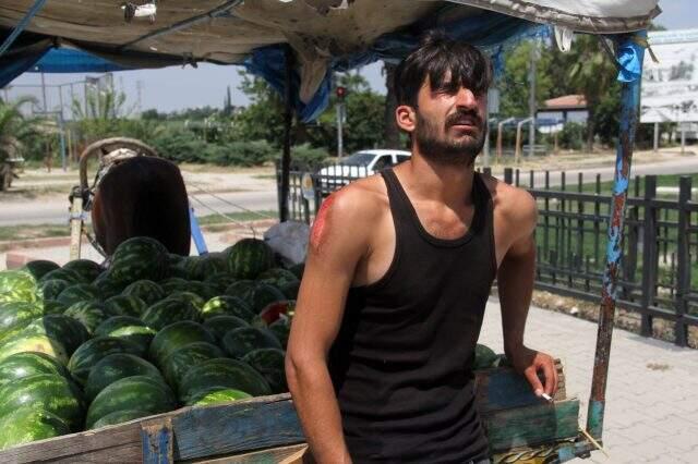 Kendisini üzerinden atan atı yakalanınca sahibi gözyaşlarına boğuldu