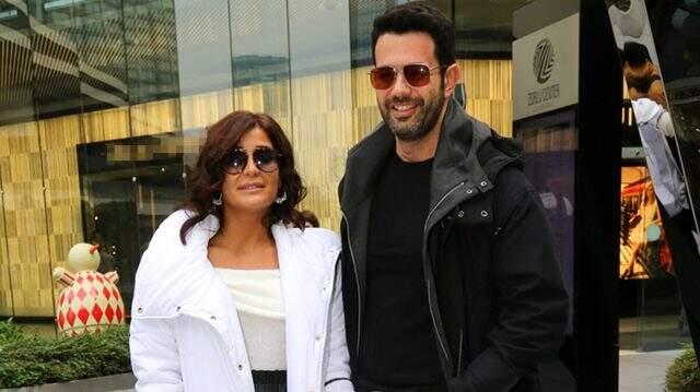 Ünlü şarkıcı Keremcem ve sevgilisi Gazal, AVM'de objektiflere yansıdı