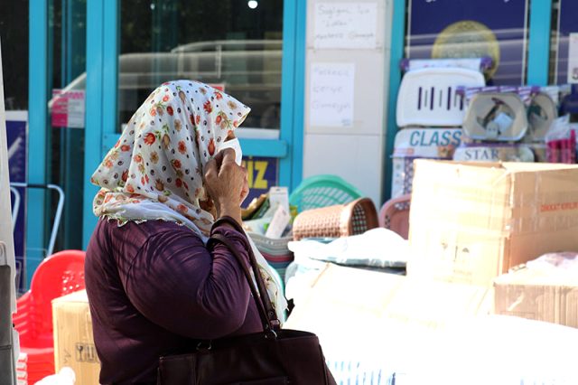 Hırsızlık yaparken yakalanan kadın 'Korona testim pozitif bilginiz olsun' dedi