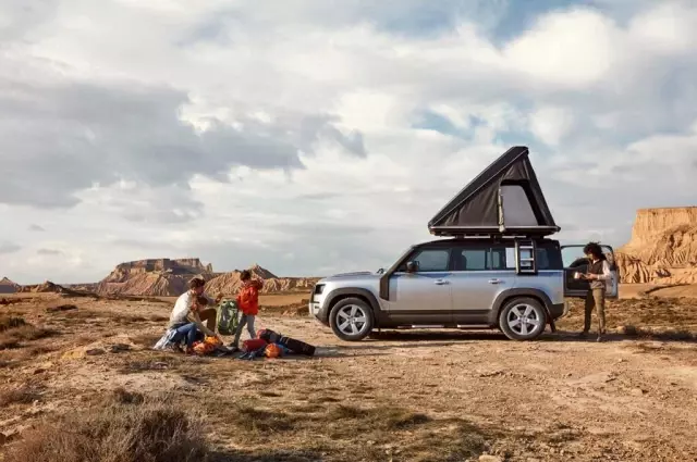 Yenilenen Land Rover Defender'ın Türkiye fiyatı açıklandı!