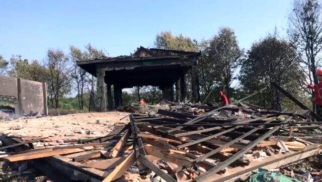 Havai fişek fabrikasındaki patlamadan geriye beton bloklar kaldı Havai fişek fabrikasındaki patlamadan geriye beton bloklar kaldı