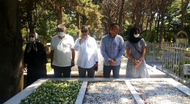 Son dakika... Usta sanatçı Kemal Sunal vefatının 20'nci yılında mezarı başında anıldı