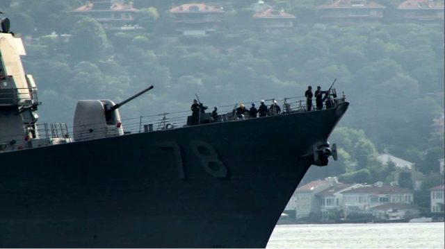ABD savaş gemisi 'USS Porter' İstanbul Boğazı'ndan geçti
