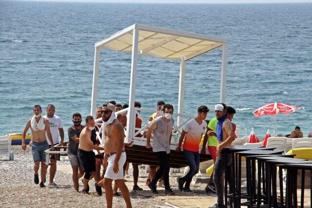 Antalya'nın dünyaca ünlü sahilinde loca gerginliği
