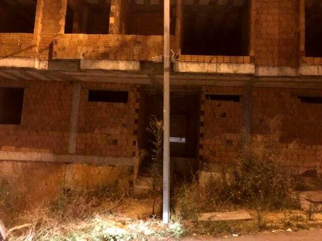 ARNAVUTKÖY'DE ASILSIZ İHBAR VATANDAŞLARI SOKAĞA DÖKTÜ ARNAVUTKÖY'DE ASILSIZ İHBAR VATANDAŞLARI SOKAĞA DÖKTÜ