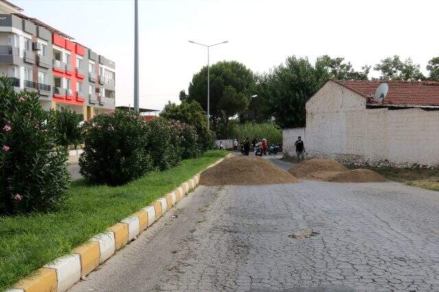 Aydın'da bir vatandaş tapulu arazisinden geçen bulvarı ulaşıma kapattı