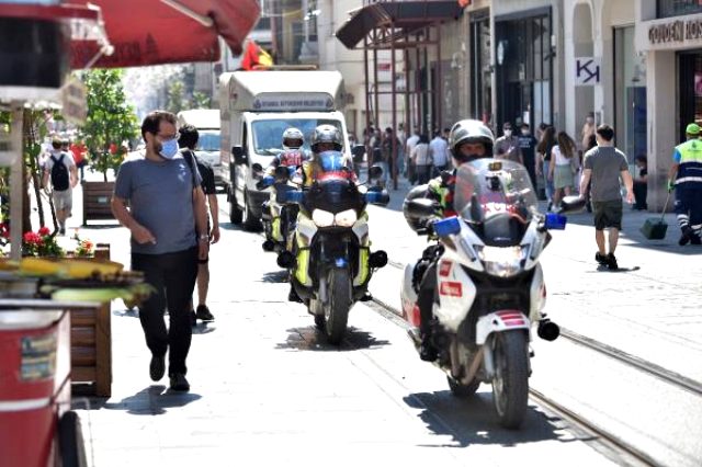 İstanbul'un trafiğinde acil hastalara ulaşmak için ambulans motosikletler devrede