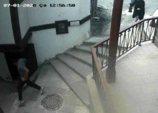 Kapkaççılar, 13 kişiden kurtuldu ama daha fazla kaçamadı Kapkaççılar, 13 kişiden kurtuldu ama daha fazla kaçamadı