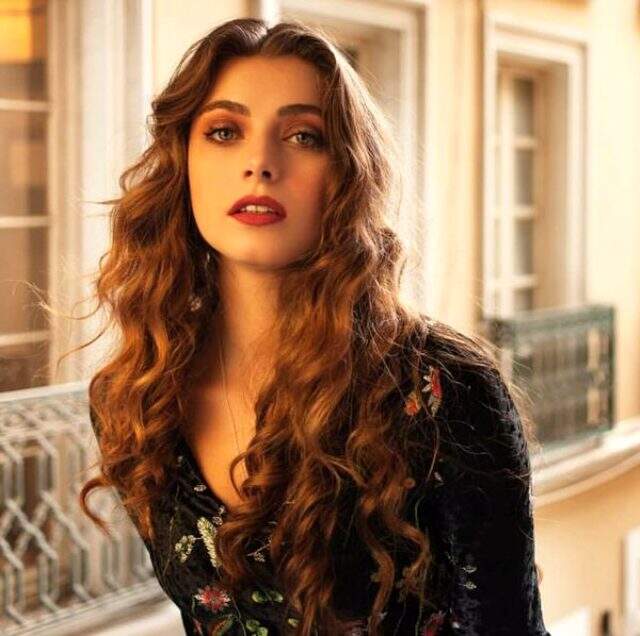 Hercai'nin Yaren'i İlay Erkök'ten şoke eden itiraf! Her şeyi çiğ yiyebiliyorum Hercai'nin Yaren'i İlay Erkök'ten şoke eden itiraf! Her şeyi çiğ yiyebiliyorum