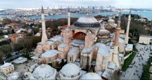 26 yıldır mücadele verdiği Ayasofya davasını kazanan Kandemir: Çok sevinçliyim, ilk namaza gideceğim