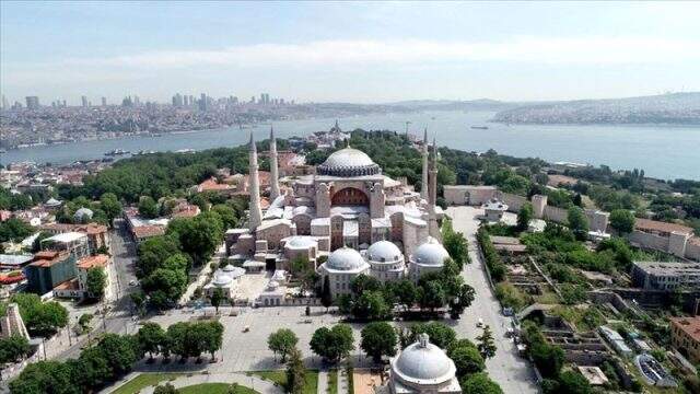 Kiliseden camiye, camiden müzeye Ayasofya'nın tarihi