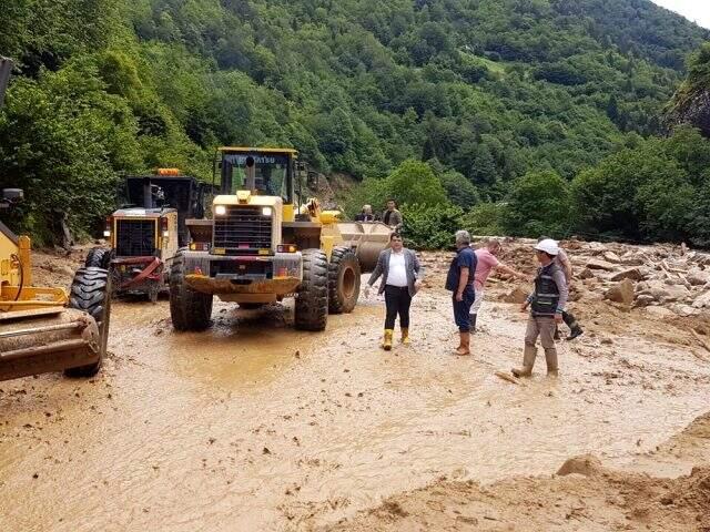 Şiddetli yağış Rize'yi de vurdu! Ağaran Şelalesi böyle taştı