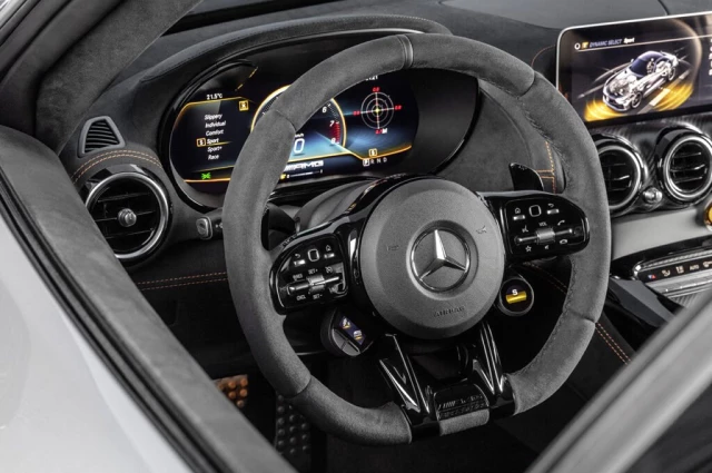 730 HP'lik V8 motora sahip Mercedes-AMG GT Black Series tanıtıldı
