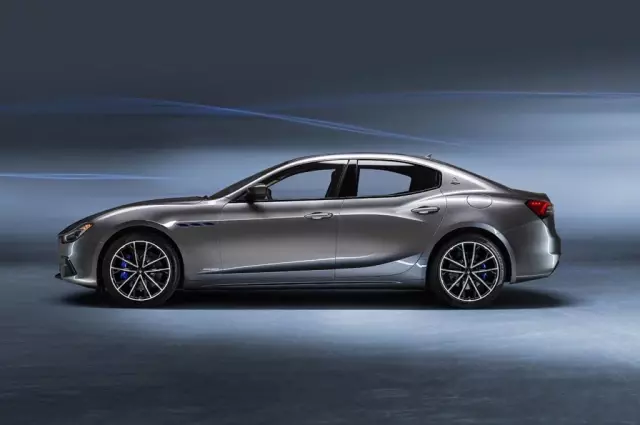 Maserati'nin elektrik çağı Ghibli Hybrid ile başladı