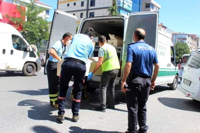 Kötü koku üzerine ihbar ettiler! Apartmanın bodrumunda erkek cesedi bulundu Kötü koku üzerine ihbar ettiler! Apartmanın bodrumunda erkek cesedi bulundu