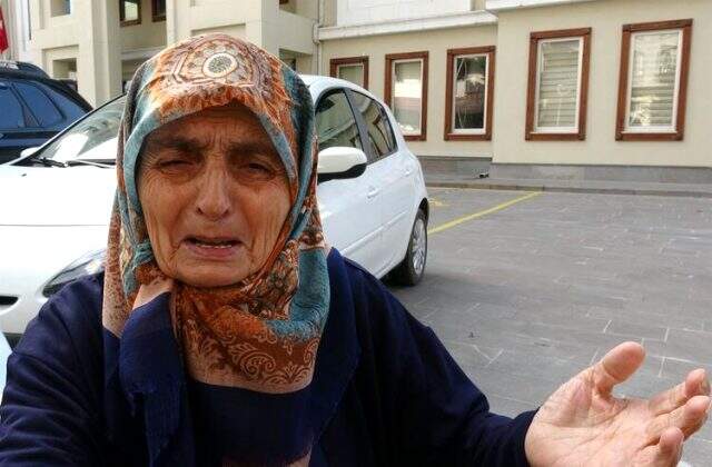 Büyük nasıl evlat! 87 yaşındaki annesine şiddet uygulayıp sokağa attı Büyük nasıl evlat! 87 yaşındaki annesine şiddet uygulayıp sokağa attı