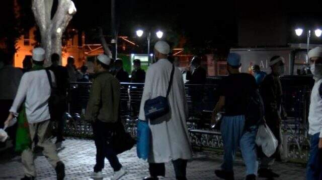 Şerefelerle aydınlatılan Ayasofya Camii, Üsküdar'dan böyle görüntülendi Şerefelerle aydınlatılan Ayasofya Camii, Üsküdar'dan böyle görüntülendi