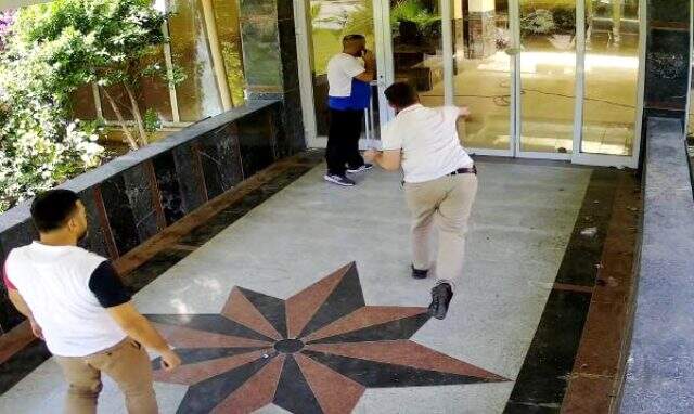 Turistik oteli tahrayla bastılar Turistik oteli tahrayla bastılar