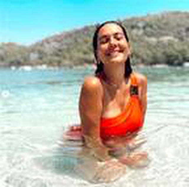 Deniz kızı <a class='keyword-sd' href='/berguzar-korel/' title='Bergüzar Korel'>Bergüzar Korel</a>