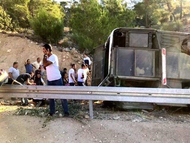 Görgü tanığı, Mersin'de 5 askerimizin şehit olduğu kazayı anlattı Görgü tanığı, Mersin'de 5 askerimizin şehit olduğu kazayı anlattı