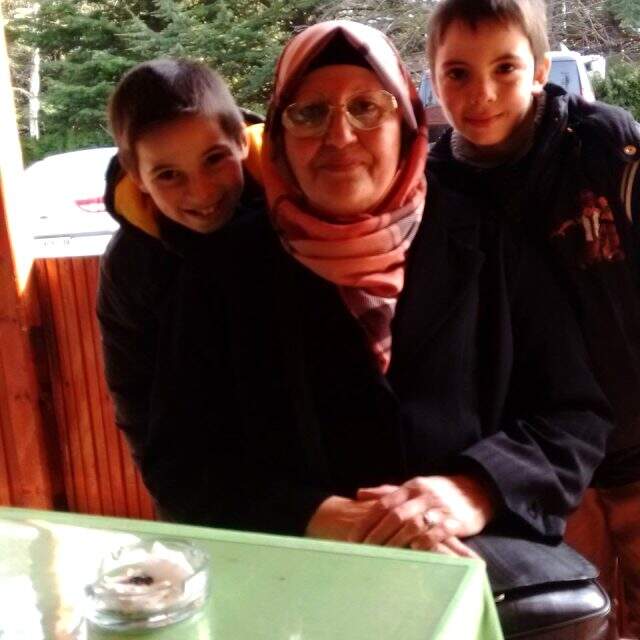 'Kimsesizlerin Annesi' olarak tanınan Fevziye Bircan Gence, hayatını kaybetti 'Kimsesizlerin Annesi' olarak tanınan Fevziye Bircan Gence, hayatını kaybetti