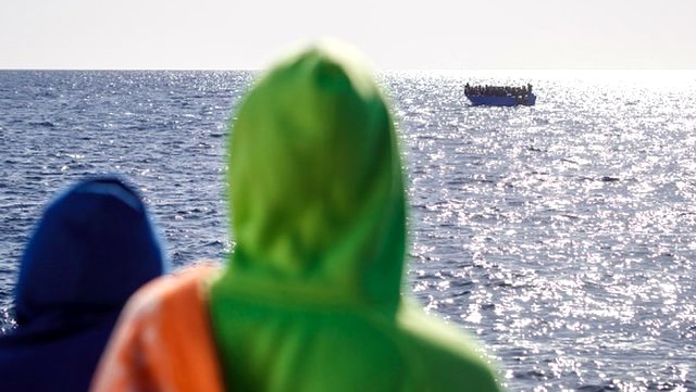 Akdeniz'de durdurulan göçmenlere ateş açıldı, 3 kişi hayatını kaybetti