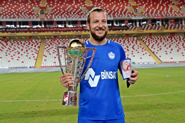 Batuhan Karadeniz, Tuzlaspor'da gösterdiği performansla TFF 2. Lig şampiyonluğunda kilit rol oynadı