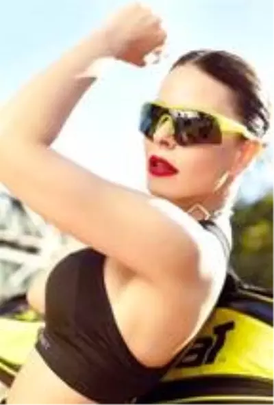 <a class='keyword-sd' href='/simge-sagin/' title='Simge Sağın'>Simge Sağın</a>: Mücadeleci bir ruhum var