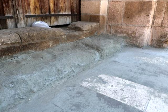 700 yıllık kervansarayda 'korsan' restorasyon yaptıran muhtar hakkında suç duyurusu