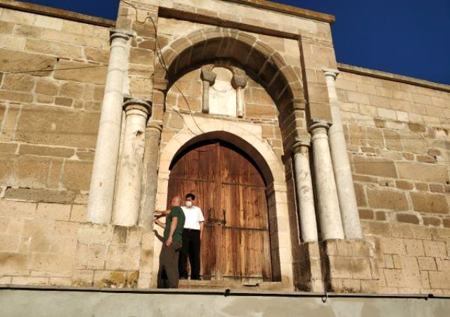 700 yıllık kervansarayda 'korsan' restorasyon yaptıran muhtar hakkında suç duyurusu