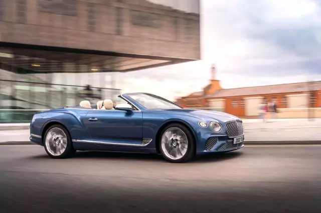 Bentley Continental GT Mulliner Cabrio St. Tropez'de tanıtıldı