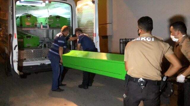 Eski eşini öldüren, kayınvalidesini ve kayınbabasını yaralayan zanlı tutuklandı Eski eşini öldüren, kayınvalidesini ve kayınbabasını yaralayan zanlı tutuklandı