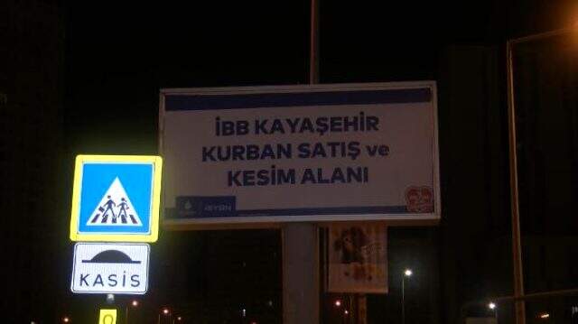 Başakşehir'de gece 4'te 'kasaplar kurban kesimini bırakıp kaçtı' iddiası Başakşehir'de gece 4'te 'kasaplar kurban kesimini bırakıp kaçtı' iddiası