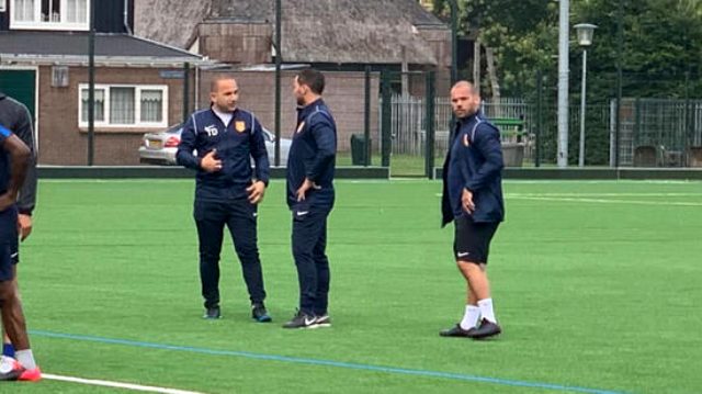 Wesley Sneijder, DHSC Utrecht'in teknik ekibiyle antrenmana çıktı