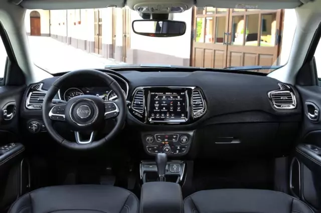 Jeep Compass'ın yeni versiyonları Türkiye'de!