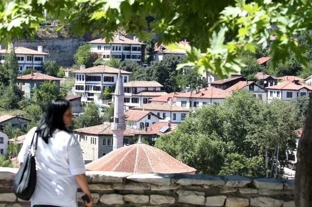 Safranbolu'ya bayramda turist yağdı, esnafın yüzü güldü