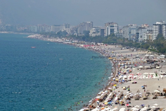 Antalyalı turizmciler ikinci bayramını yaşamak için Rus turistleri bekliyor