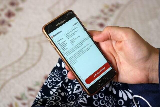 2 çocuk annesi telefonuna gelen linke tıklayınca 4 bin 500 lirasından oldu 2 çocuk annesi telefonuna gelen linke tıklayınca 4 bin 500 lirasından oldu