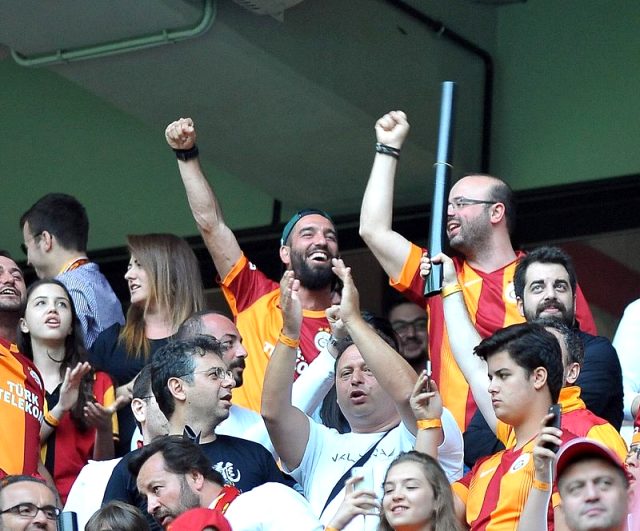 Galatasaray, eski yıldızı Arda Turan ile anlaşmaya vardı