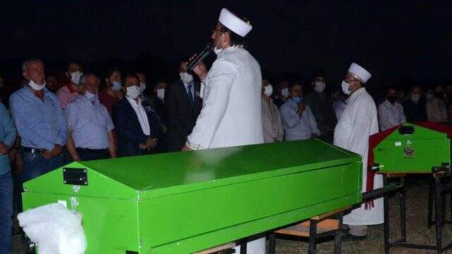 Kaderlerinde cennete kavuşmak varmış: Kaza yapan çiftin nikahları olacakken cenazeleri yapıldı Kaderlerinde cennete kavuşmak varmış: Kaza yapan çiftin nikahları olacakken cenazeleri yapıldı
