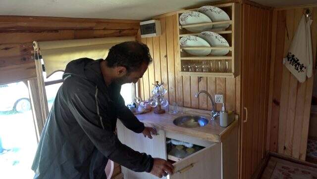 Trabzonlu vatandaş, 7 yıl önce aldığı minübüsü 150 bin TL harcayıp karavana çevirdi Trabzonlu vatandaş, 7 yıl önce aldığı minübüsü 150 bin TL harcayıp karavana çevirdi