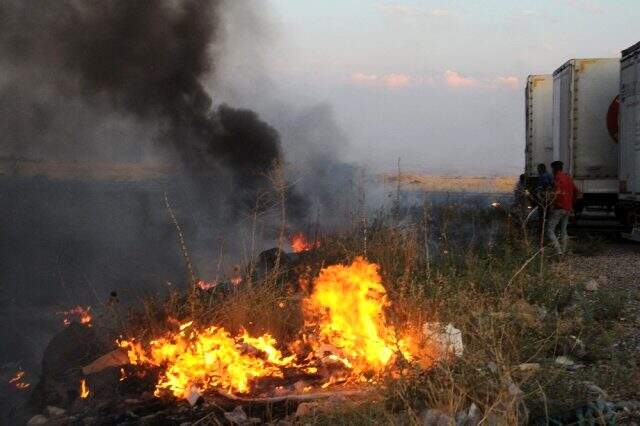 Sigara izmariti tarlayı küle çevirdi,TIR dorselerini vatandaşların duyarlılığı kurtardı Sigara izmariti tarlayı küle çevirdi,TIR dorselerini vatandaşların duyarlılığı kurtardı